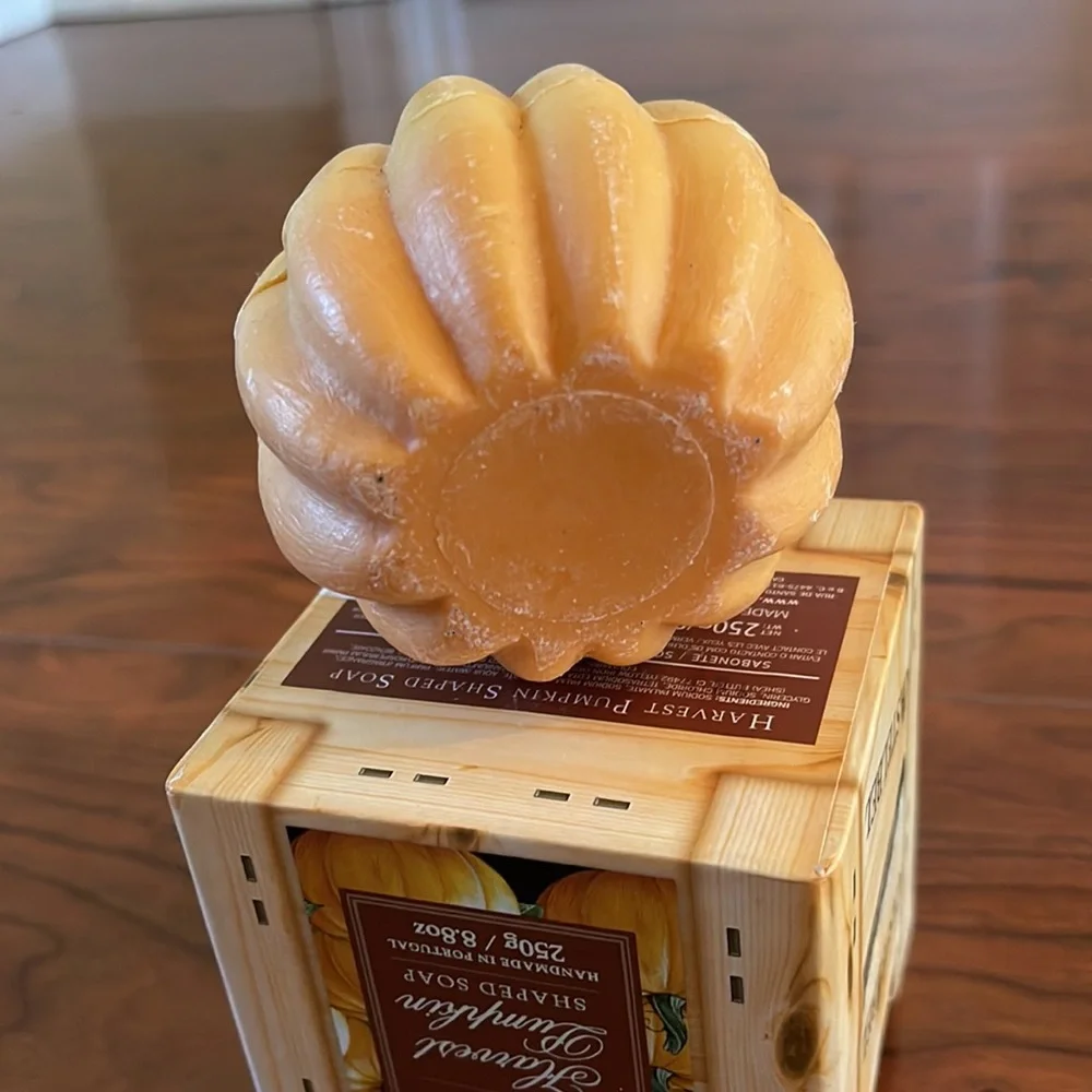 NWT Castelbel Harvest Pumpkin Shaped Handmade Soap